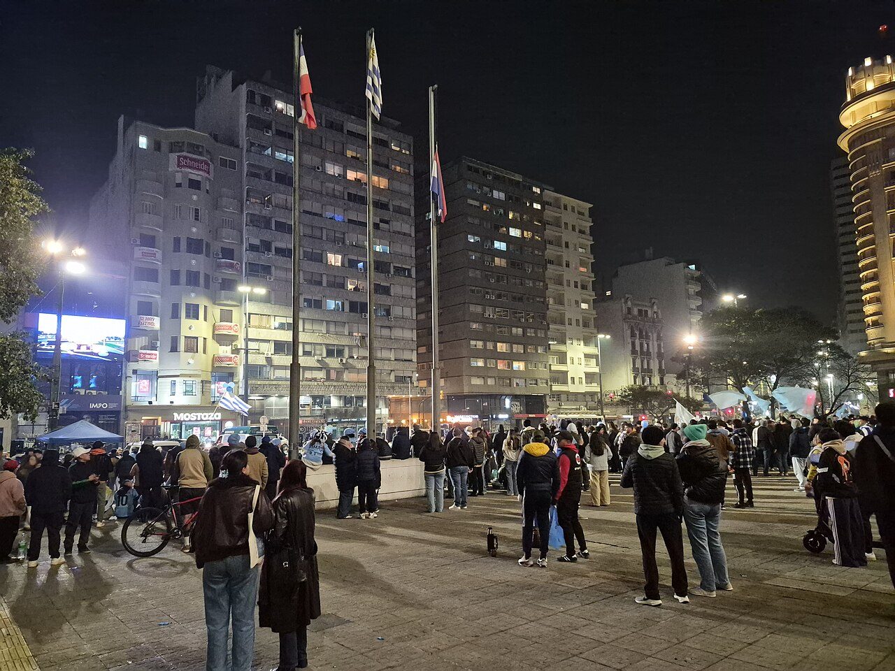 巴黎 球迷看台 · 比赛日氛围
